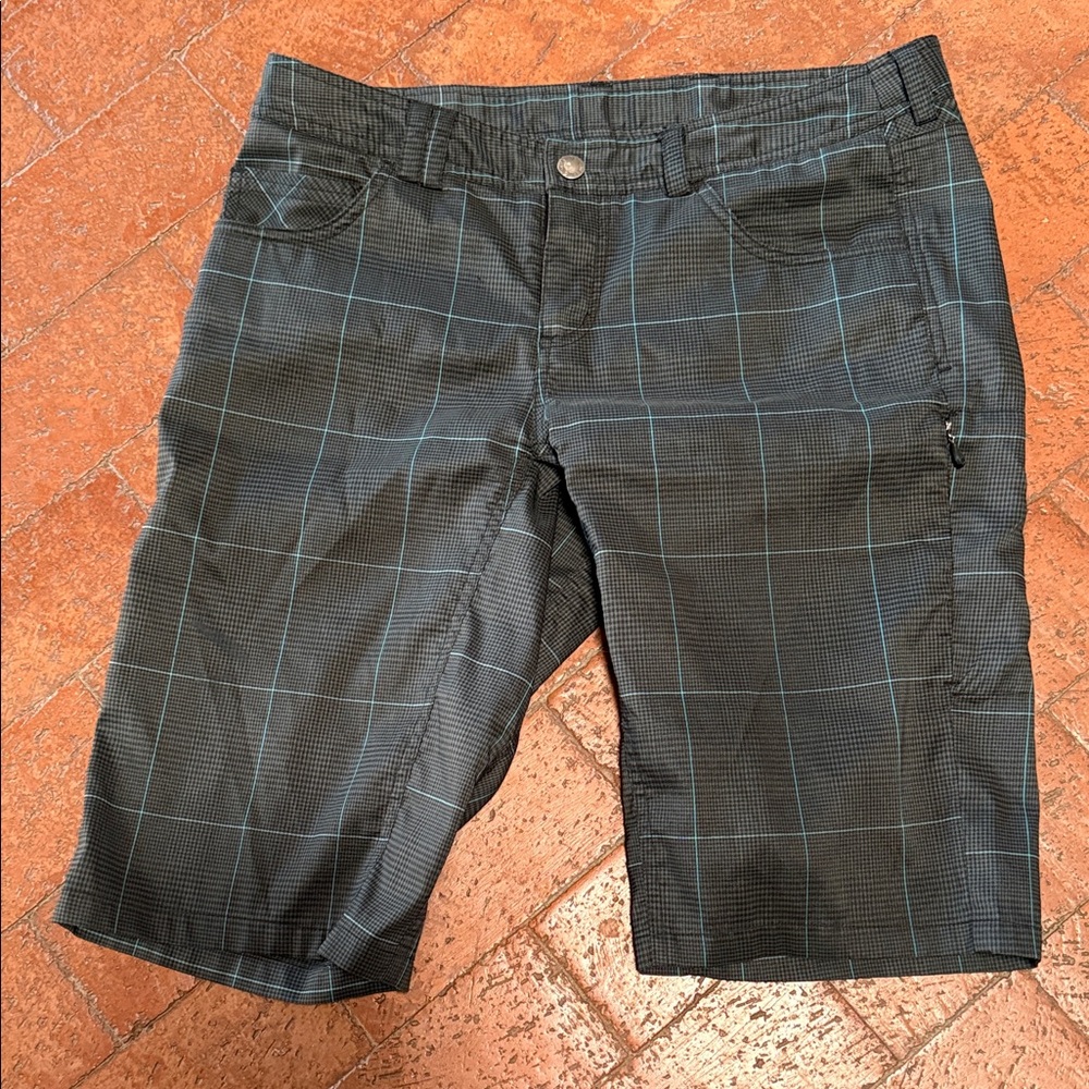 Club Ride Apparel Womens Black and Blue striped Cargo Shorts